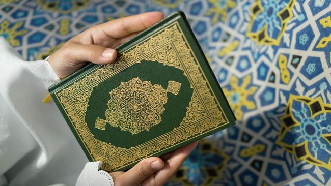 5 Nama Lain Al Quran Lengkap dengan Arti dan Dalilnya