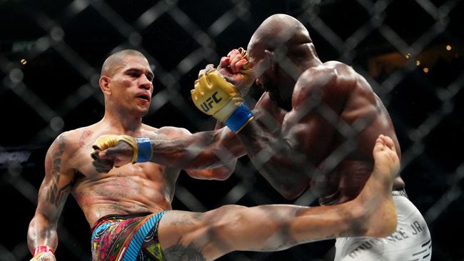 Alex Pereira Menang TKO atas Rountree Jr, Pertahankan Gelar UFC