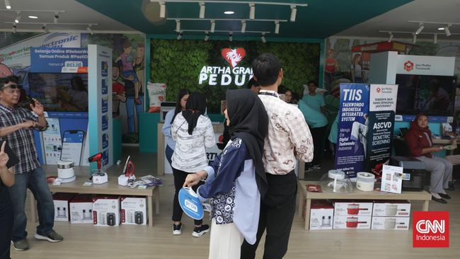 Booth Artha Graha Peduli Diserbu Pengunjung, Ramai-ramai Video 360