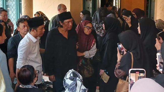 Ikang Jelang Pemakaman Marissa Haque: Istri Saya Tercinta Telah Pergi