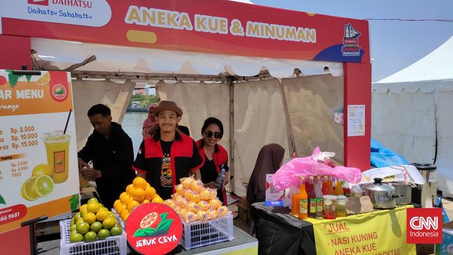 Warga Raih Cuan Minuman Segar di Kumpul Sahabat Daihatsu Makassar