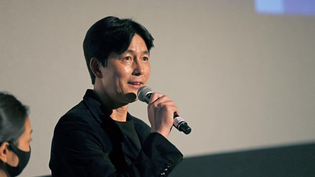 Jung Woo-sung Dikuliti Netizen Imbas Mendadak Punya Anak di Luar Nikah