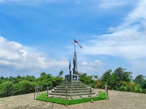 Mengenal Lebih Dekat Gunung Bongkok, Pesona Alam yang Menantang di Purwakarta