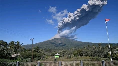 Gunung Lewotobi Laki-laki di NTT Kembali Erupsi Tinggi Kolom Letusan 13000 Meter